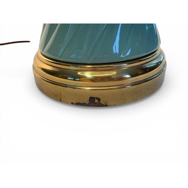 Mid-Century Modern Vintage Chinese Celadon Green Ginger Jar Table Lamp, MCM Hollywood Regency Postmodern Brass Base With Finial For Sale - Image 3 of 12