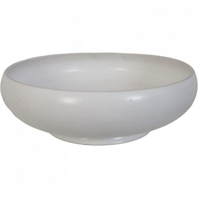 Herman Kæhler white ceramic bowl model 302-31. The bowl is from the 1940s and appears in good condition. Height: 11 /...