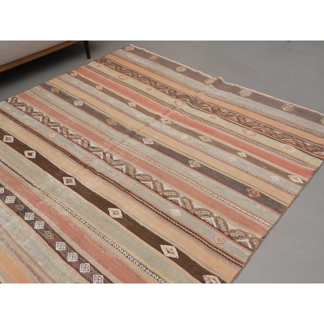 1970s Vintage Handmade Wool Cotton Beige Area Rug For Sale In San Francisco - Image 6 of 11