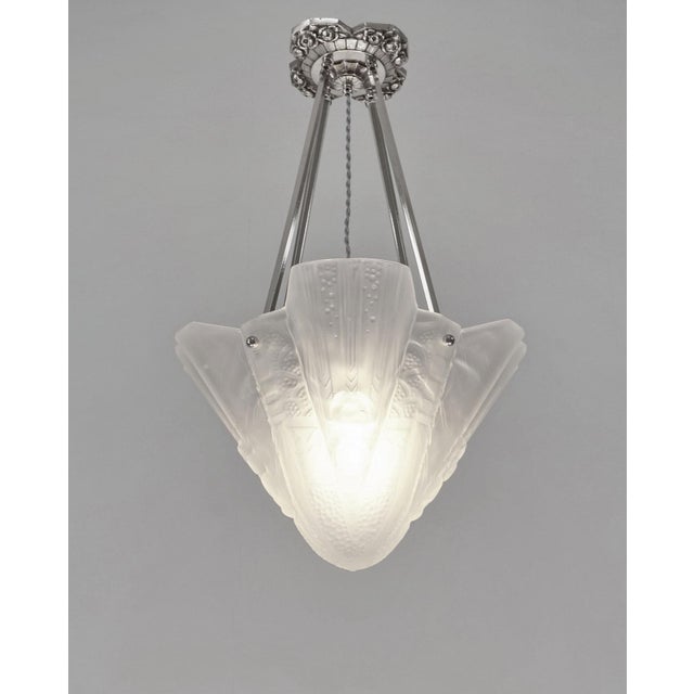 1920s Muller Freres French Art Deco Pendant Chandelier Circa 1930 - Frosted Glass & Nickeled Bronze For Sale - Image 5 of 14