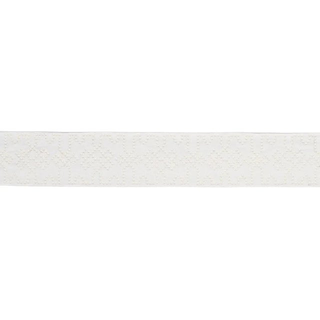 Contemporary Schumacher Knotted Trellis Tape in White on White For Sale - Image 3 of 5