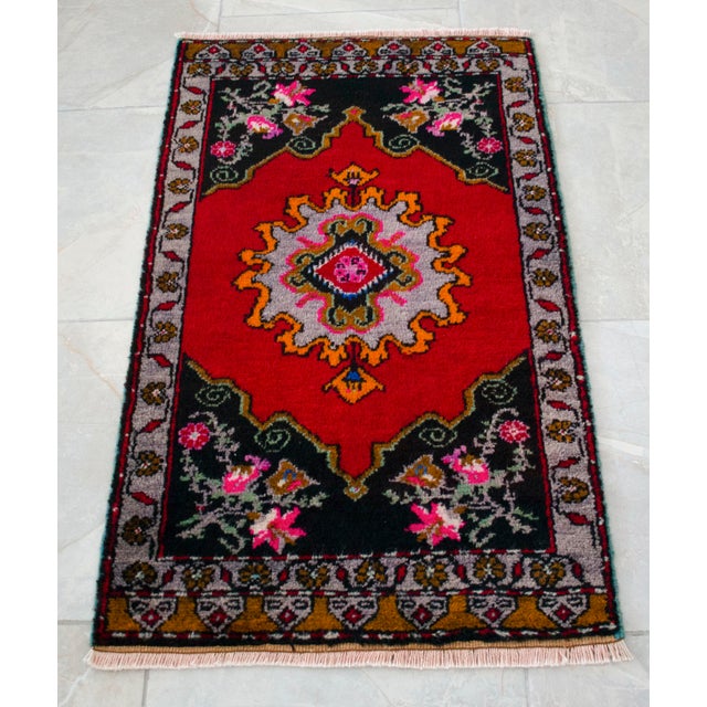 1970s 1970s Small Rug, Entry Decor, Bath Mat, Kitchen Accent, Turkish Rug, Door Mat, Lundry Room Decor 1'10" X 3'3" For Sale - Image 5 of 14