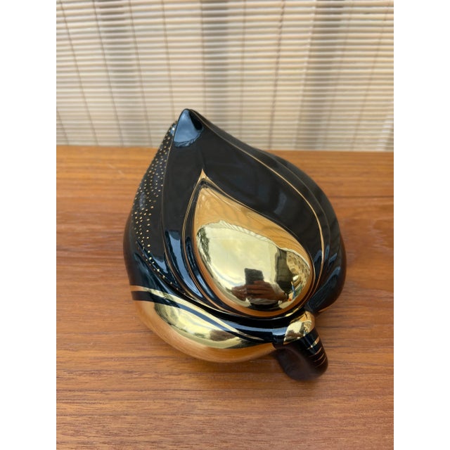 Vintage Italian Hand Painted Ceramic Vanity Box Signed by the Artist. For Sale In Miami - Image 6 of 13