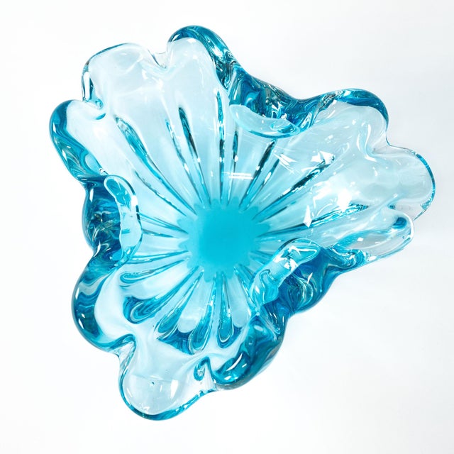 1960s Italian Murano Style Art Glass Bowl, Possibly Sommerso For Sale - Image 4 of 12