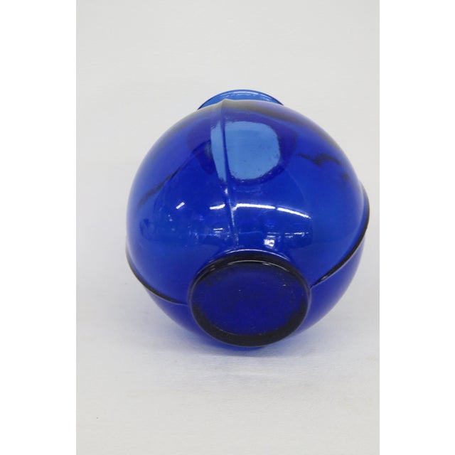 Royal Blue Vintage Cobalt Blue Ribbed Glass Vase 4565b For Sale - Image 8 of 11