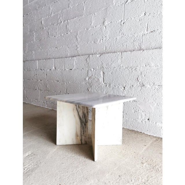 Mid-Century Brutalist Coffee Table in White-Grey Marble, 1970s For Sale - Image 6 of 12