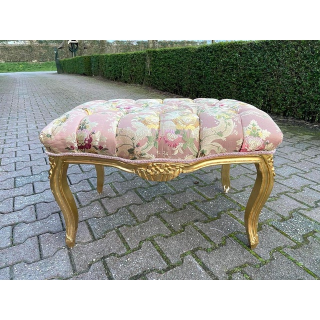 Pink 1980s French Louis XVI Gold Beech Pink Damask Bench For Sale - Image 8 of 8