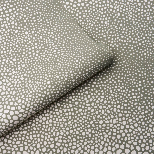 Schumacher SAMPLE - Schumacher x Celerie Kemble Fickle Texture Wallpaper In Kelp For Sale - Image 4 of 4