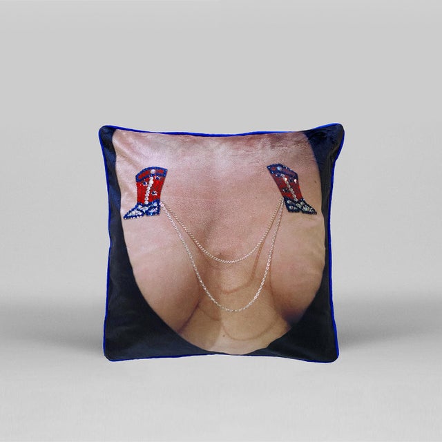 Daisy Roots Cushion after Mary McCartney by Henzel Studio, in New conditions. Designed from 2000 Numbered