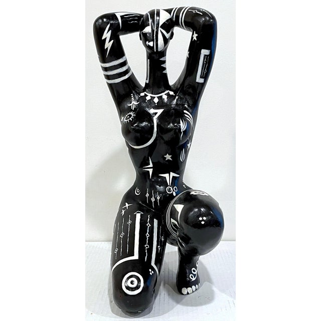 Mid 20th Century Modern Black & White Sculpture of a Knelling Tribal Tattooed African Queen For Sale - Image 5 of 12