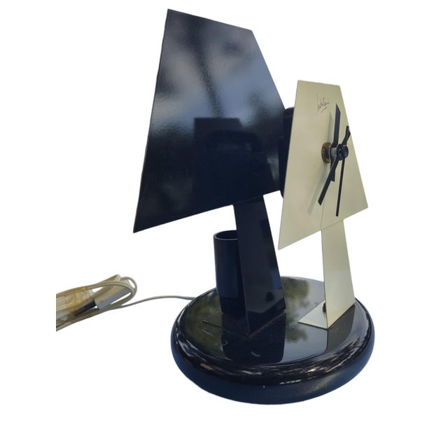 Postmodern Radical Table Lamp Clock in Black and White Lacquered Metal, 1980s For Sale - Image 3 of 5