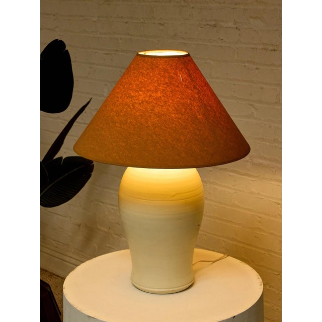 Mid-Century Modern Vintage White Sculptural Table Lamp With Brown Shade For Sale - Image 3 of 7