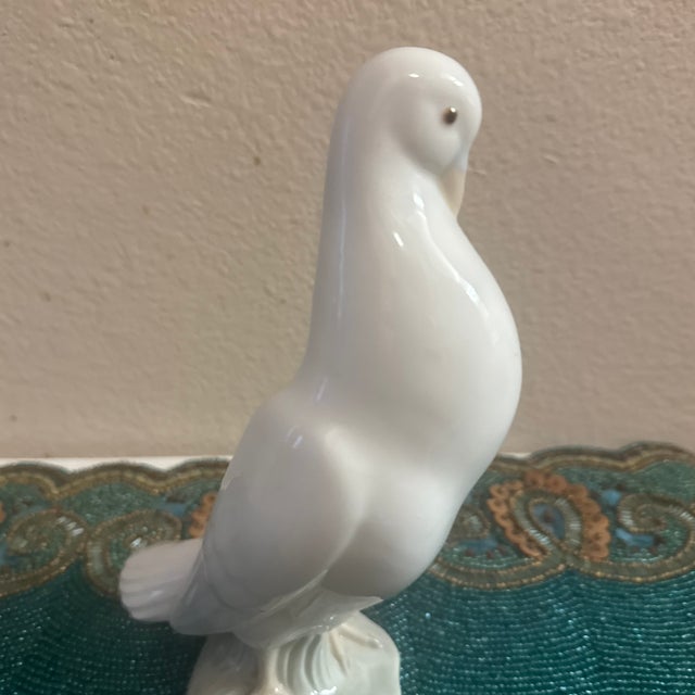 Vintage White Porcelain Pigeon Figurine For Sale In Minneapolis - Image 6 of 12