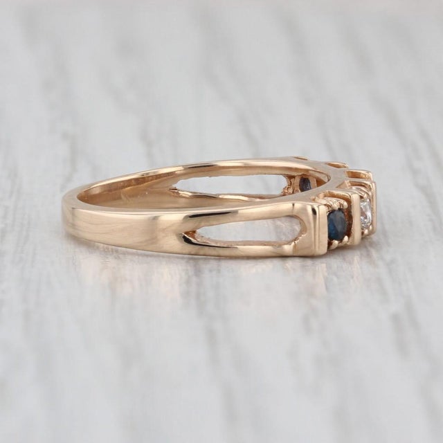 0.28ctw Blue Sapphire Diamond Ring 14k Yellow Gold Size 6.75 Stackable For Sale - Image 4 of 8