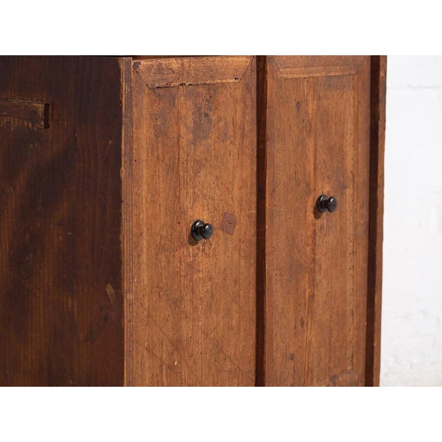 Ancient Japanese Cedar Mizuya Ko-Dansu For Sale - Image 4 of 12