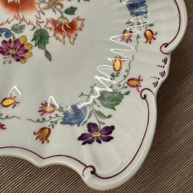 Neoclassical 1980s Richard Ginori Doccia Scalloped Porcelain Bowl Met Museum Revival Floral Pattern For Sale - Image 3 of 8