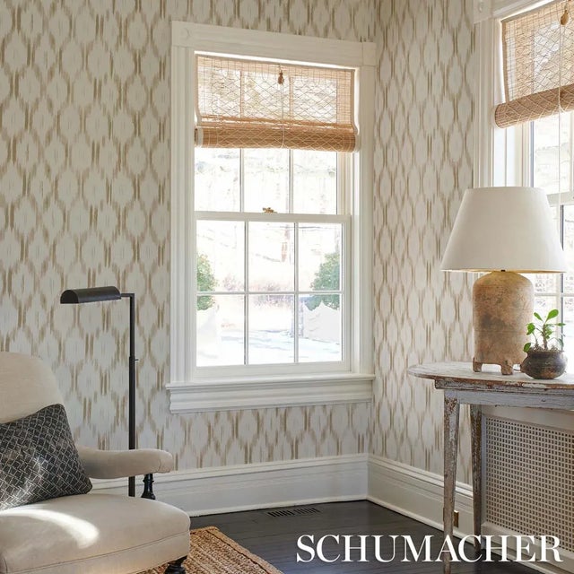 Schumacher Sample - Schumacher x Mark D. Sikes Santa Monica Wallpaper in Neutral For Sale - Image 4 of 5