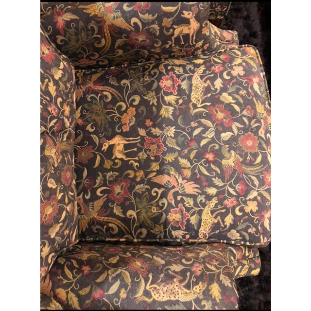 Pair of Henredon Luxury Upholstered Accent Chairs – 8-Way Hand-Tied – Excellent Condition For Sale In Los Angeles - Image 6 of 8