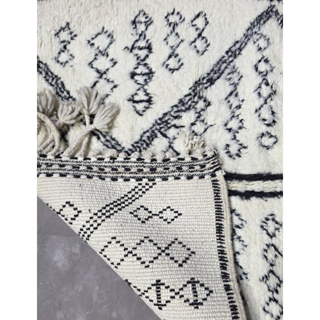 Moroccan Beni Ourain Wool Rug - 5.2 X 3.6 Ft For Sale - Image 4 of 6