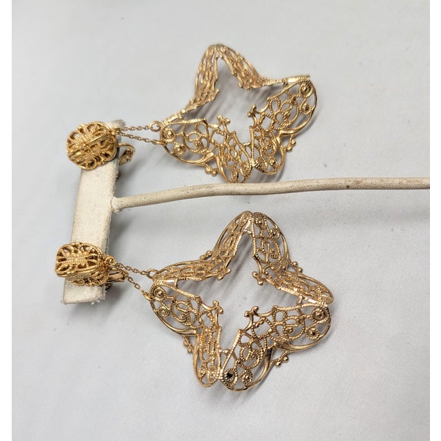 1970s Vintage 1970s Signed Napier Huge Goldtone Pendant Clip Earrings-2 Pieces For Sale - Image 5 of 7