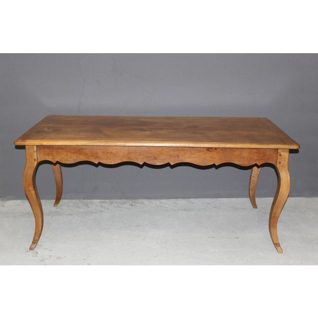 Louis XV Style Dining Table in Walnut, Late 19th Century For Sale - Image 5 of 10