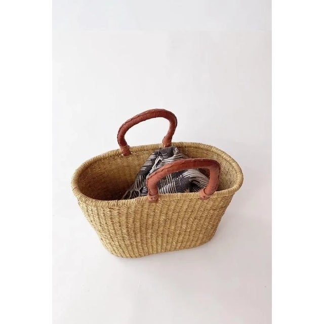 2010s African Natural Woven Market Basket For Sale - Image 5 of 5