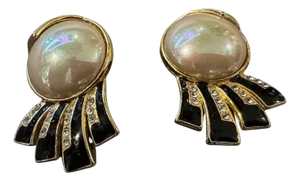 1980s Vintage Gilted Metal Black Enamel and Faux Pearls Italian Clip on Earrings