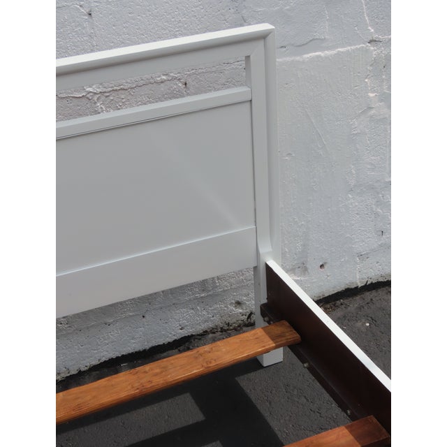 Mid Century Modern Painted White Full Size Bed 6574 For Sale - Image 4 of 12