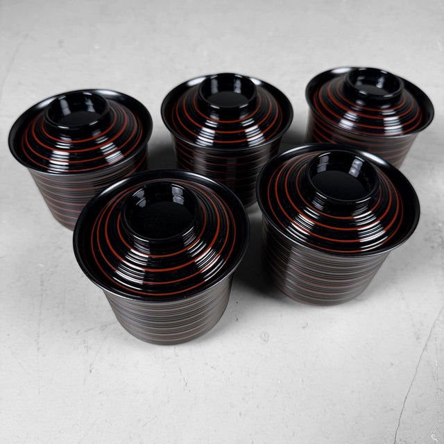 Black Japanese Ko-Suimono-Wan Lacquer Soup Bowls with Lids, 1970s, Set of 5 For Sale - Image 8 of 11