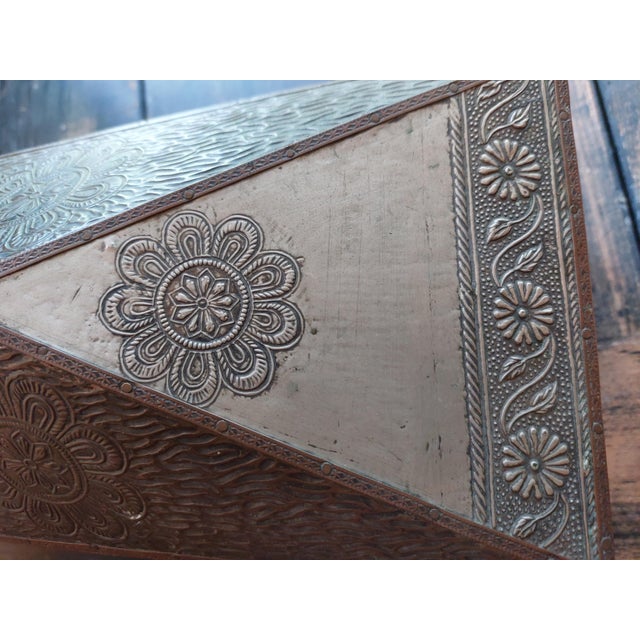 Vintage Elegant Indian 6-Drawer Stamped Metal & Wood Jewelry Trinket Chest For Sale In Wichita - Image 6 of 13
