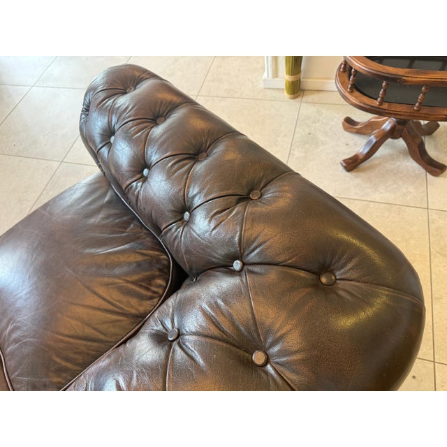 Chesterfield Three Seater Club Sofa from Zigarrenbraun For Sale - Image 13 of 18