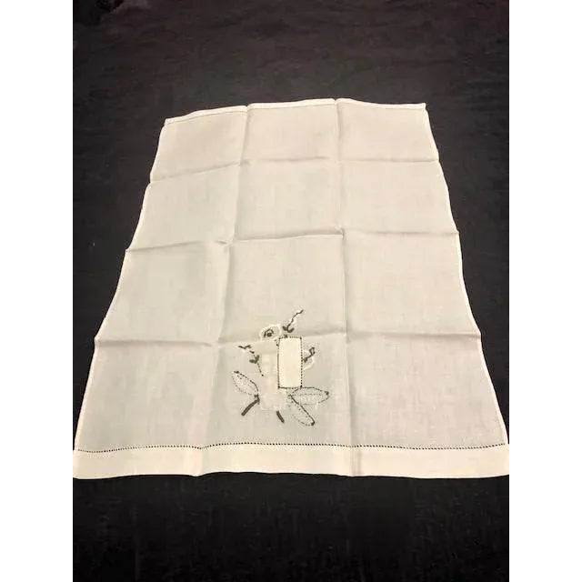 Mid-Century Modern Vintage Mid-Century Linen Guest Towel For Sale - Image 3 of 6