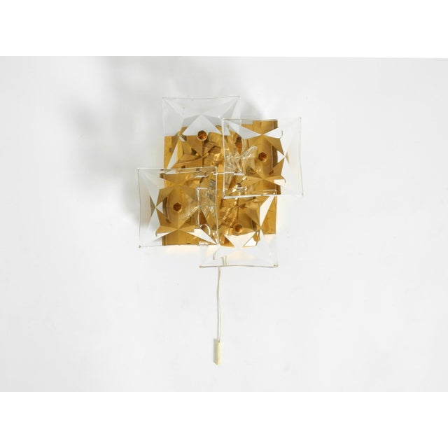 Original kinkeldey brass and crystal glass wall lamp from the 1960s, in excellent condition. sophisticated, stunning...