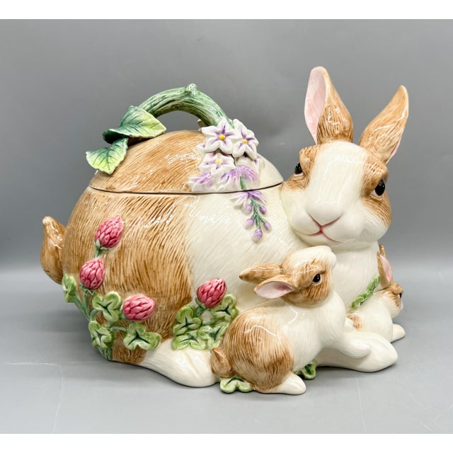 Farmhouse Farmhouse Fitz & Floyd Botanical Bunny Rabbit Family Ceramic Cookie Jar – Cottagecore / Spring For Sale - Image 3 of 18