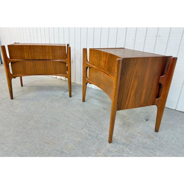 Brown Mid-Century Swedish Modern William Hinn Sculptural Walnut 4-Piece Bedroom Set For Sale - Image 8 of 12