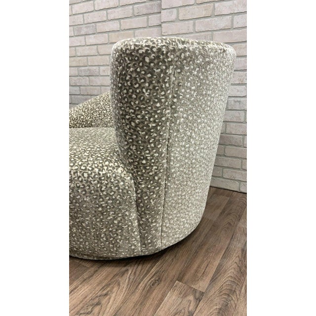 Mid-Century Modern Mid Century Modern Asymmetrical Swivel “Nautilus” Weiman Lounge Chairs - Pair For Sale - Image 3 of 12