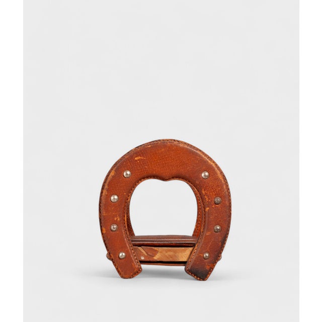 Mid-20th Century Modern French Leather Horseshoe-Shaped Cigar Holder by Hèrmes Paris For Sale - Image 6 of 8
