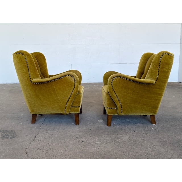 Scandinavian Wingback Lounge Chairs in Olive Velvet from Fritz Hansen, 1940s, Set of 2 For Sale - Image 6 of 13