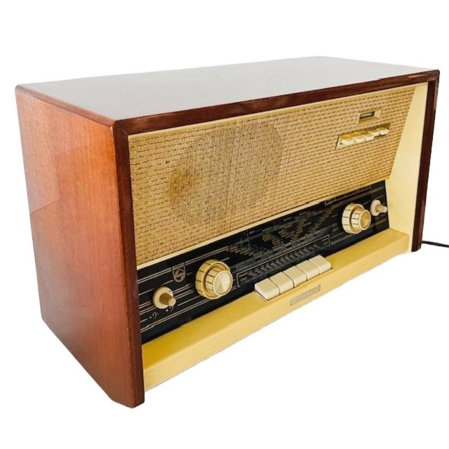 Brown Vintage Tube Radio in Teak from Philips, 1960s For Sale - Image 8 of 10