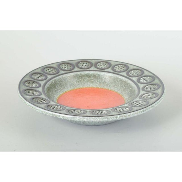 Mari Simmulson for Upsala-Ekeby Art pottery bowl, model 8048, 1960s. Decorative stoneware bowl with orange glazed centre,...