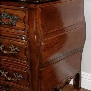 18th c. French walnut 3 drawer commode with Serpentine 36"H