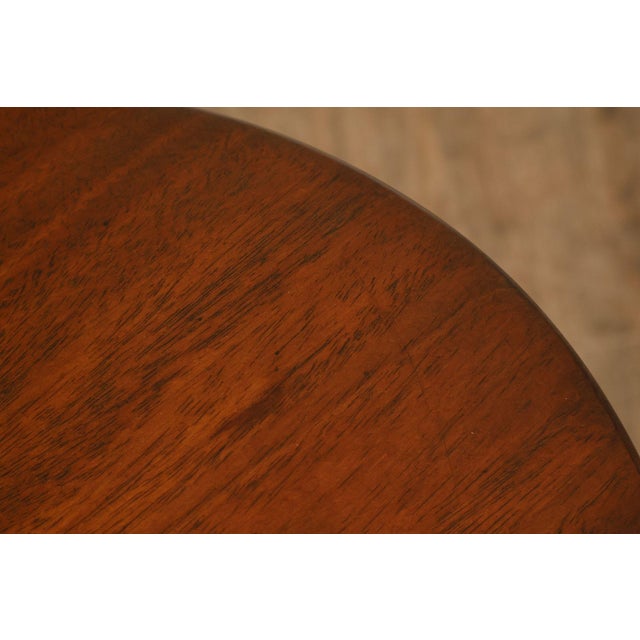 Kittinger Colonial Williamsburg Mahogany Oval Tilt Top Table For Sale In Philadelphia - Image 6 of 18