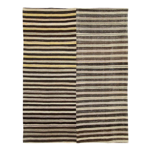 Galerie Shabab Collection Mid-20th Century Handmade Turkish Flat-Weave Kilim Rug in Charcoal and Cream For Sale