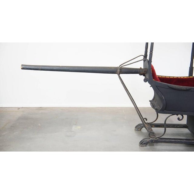 Sedan Chair Carriage, Late 19th Century For Sale - Image 3 of 17