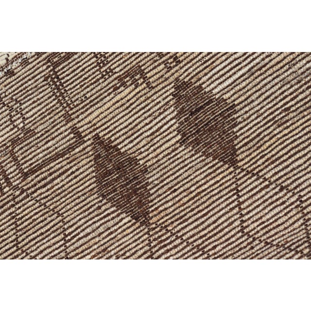 Modern Hand-Knotted Runner in Wool With Diamond Design in Neutral Tones 3'4 X 9'8 For Sale - Image 10 of 10