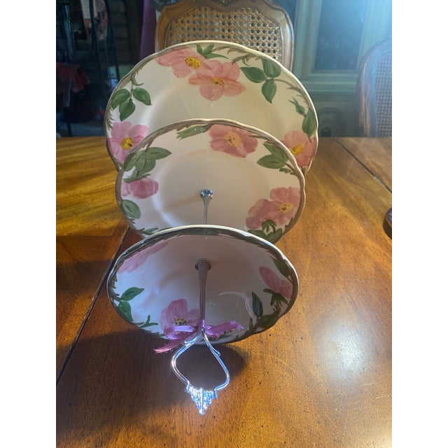 Franciscan China 1980s Franciscan Desert Rose 3 Tired Cake Stand For Sale - Image 4 of 12