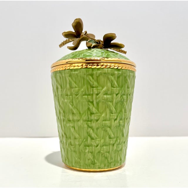 Hollywood Regency 1990s Jay Strongwater Ivy Dragonfly Candle in Celadon Porcelain, 14k Gold, and Swarovski Crystals For Sale - Image 3 of 8