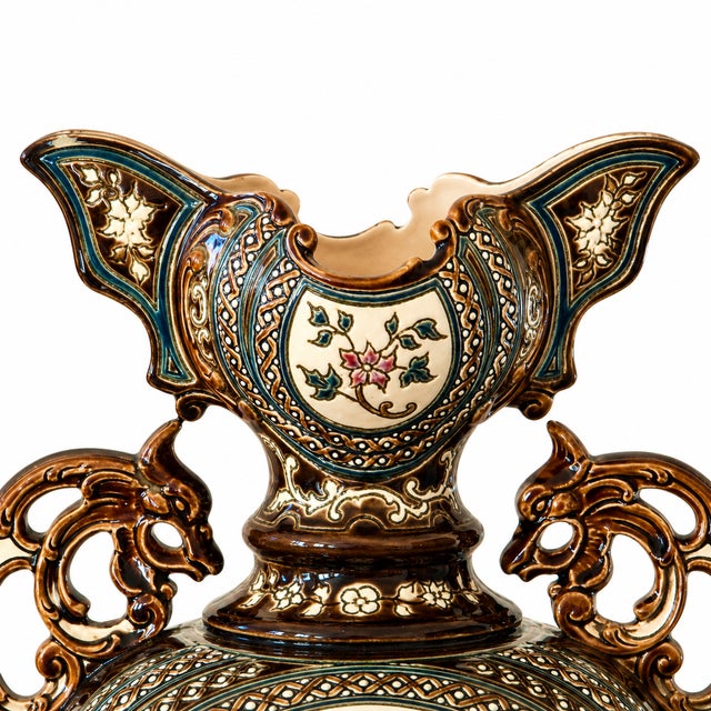 Austrian Majolica Vases with Birds by Gerbing & Stephan, 1885, Set of 2 For Sale - Image 10 of 13