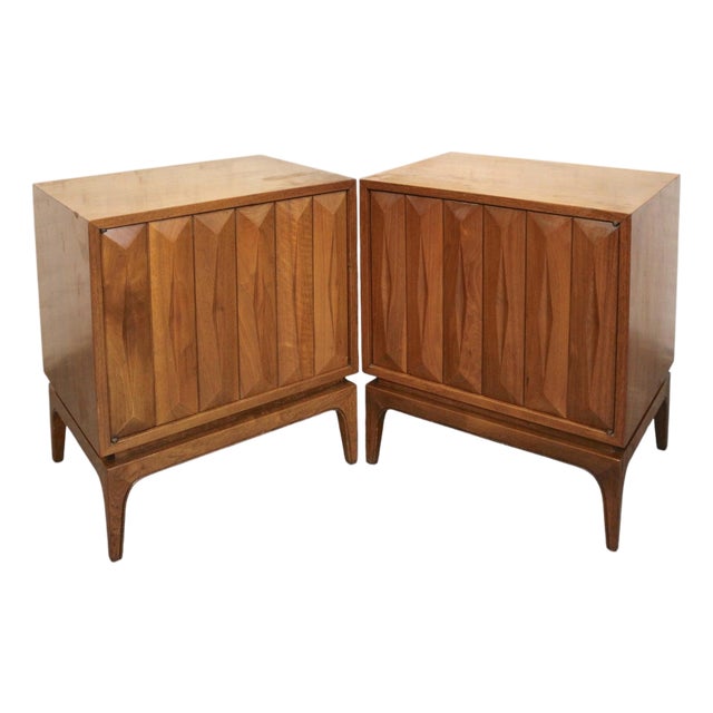Mid-Century Sculpted Diamond Front Walnut Nightstands, Pair For Sale