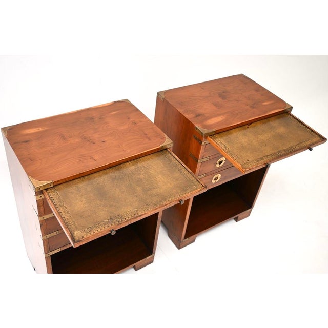 1930s Vintage Military Campaign Bedside Cabinets in Yew Wood, 1930, Set of 2 For Sale - Image 5 of 11